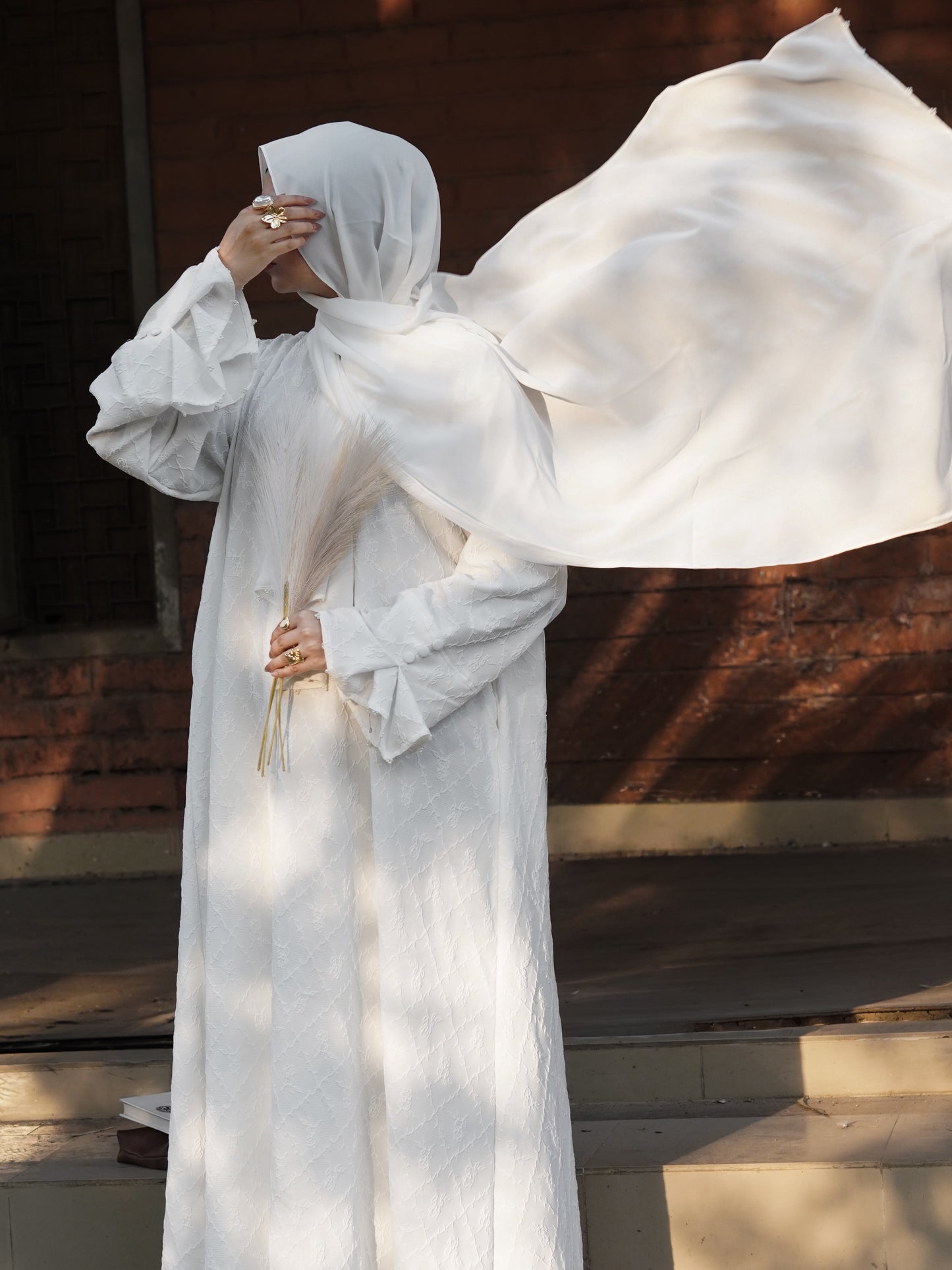 Pearl White - Textured Abaya