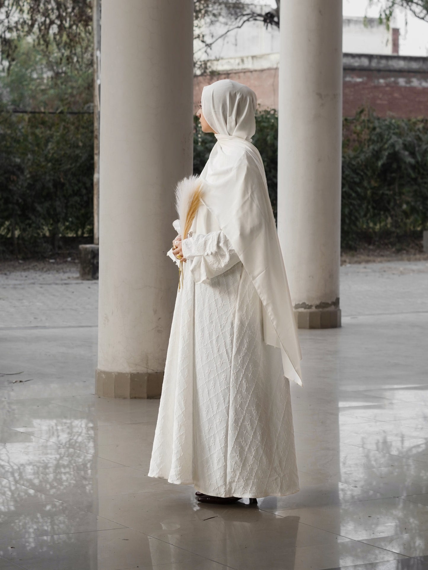 Pearl White - Textured Abaya