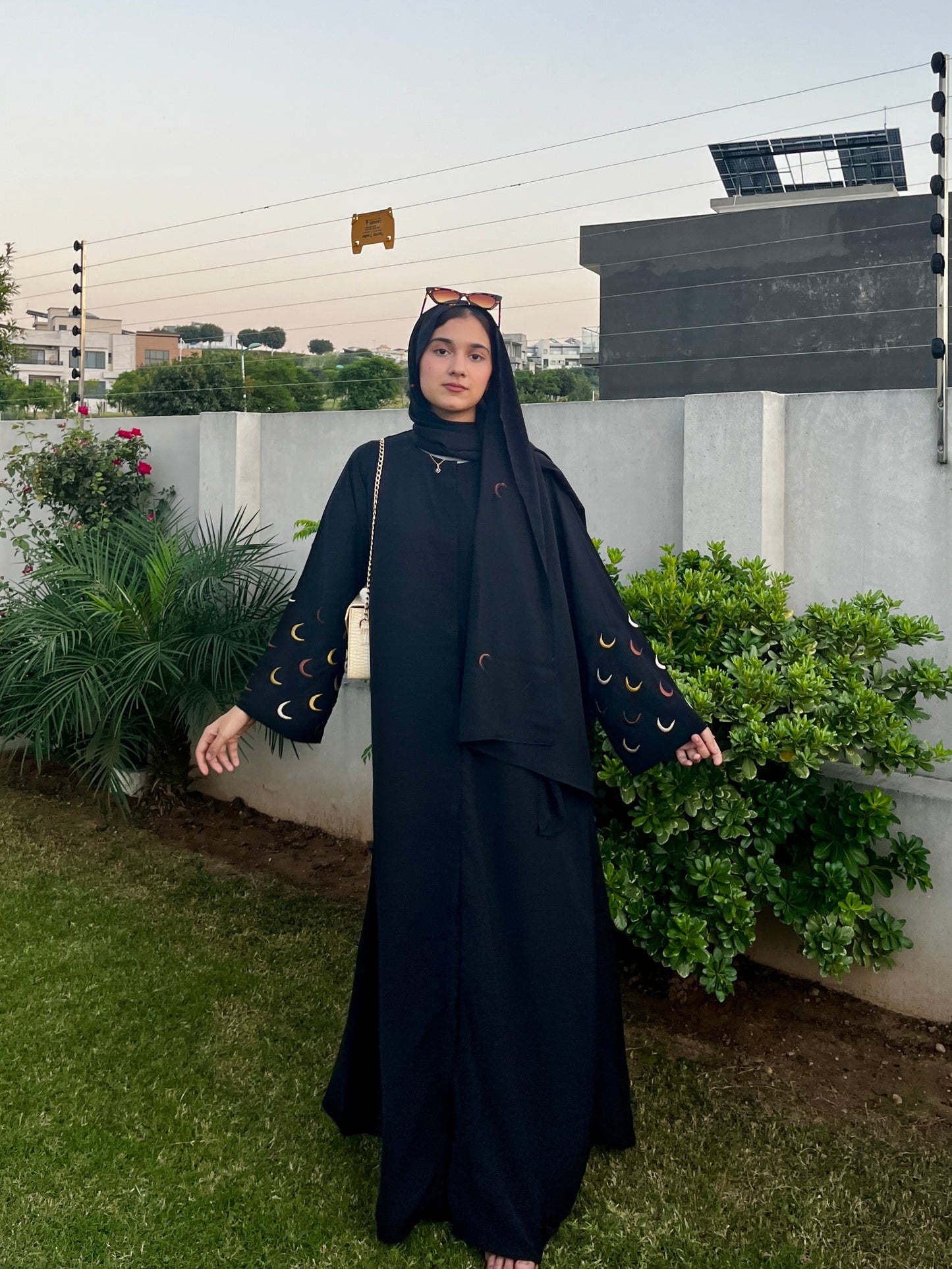 BLACK - MOON EMBROIDERED ABAYA SET