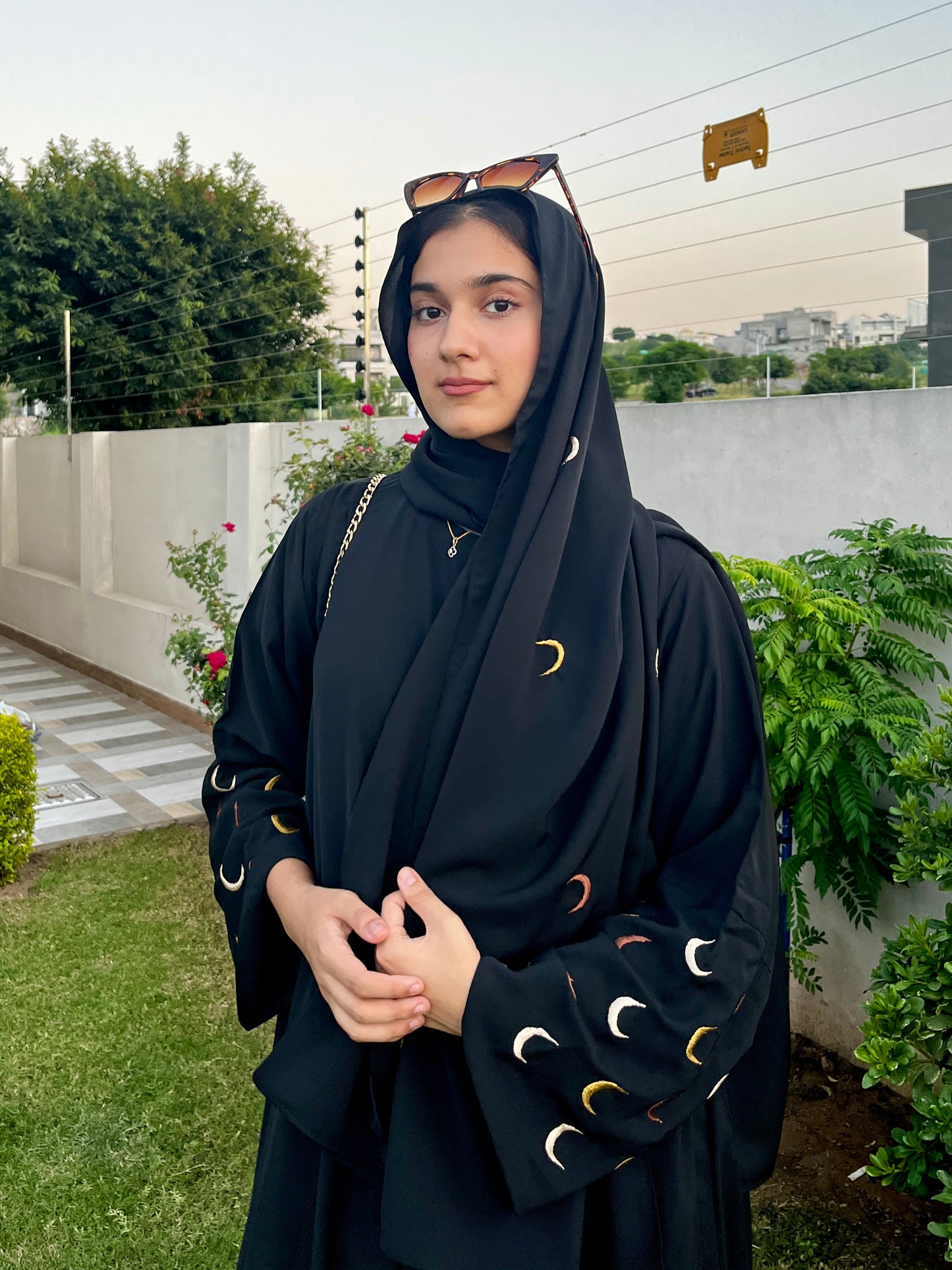 BLACK - MOON EMBROIDERED ABAYA SET