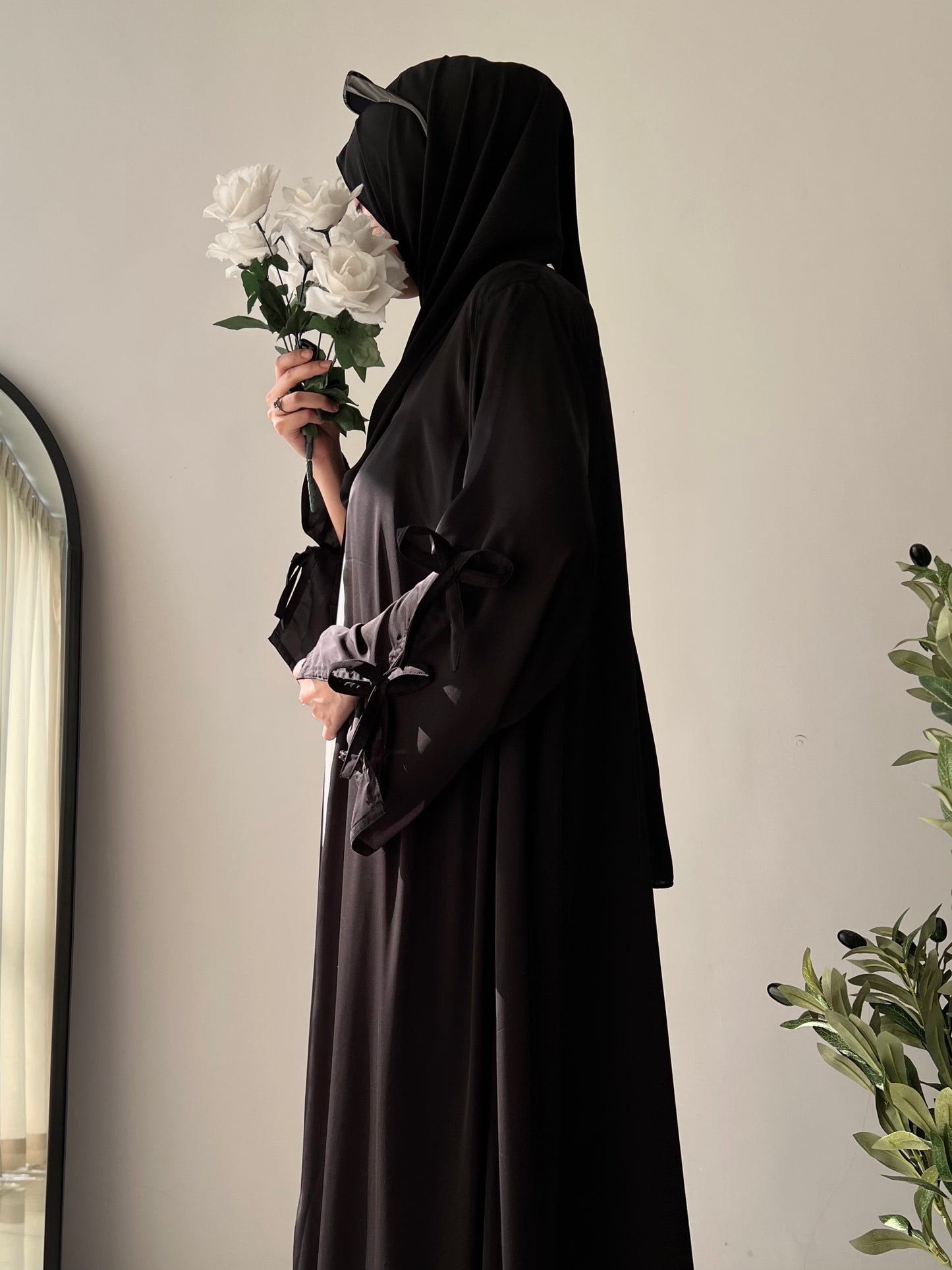 Black - Bloom Abaya