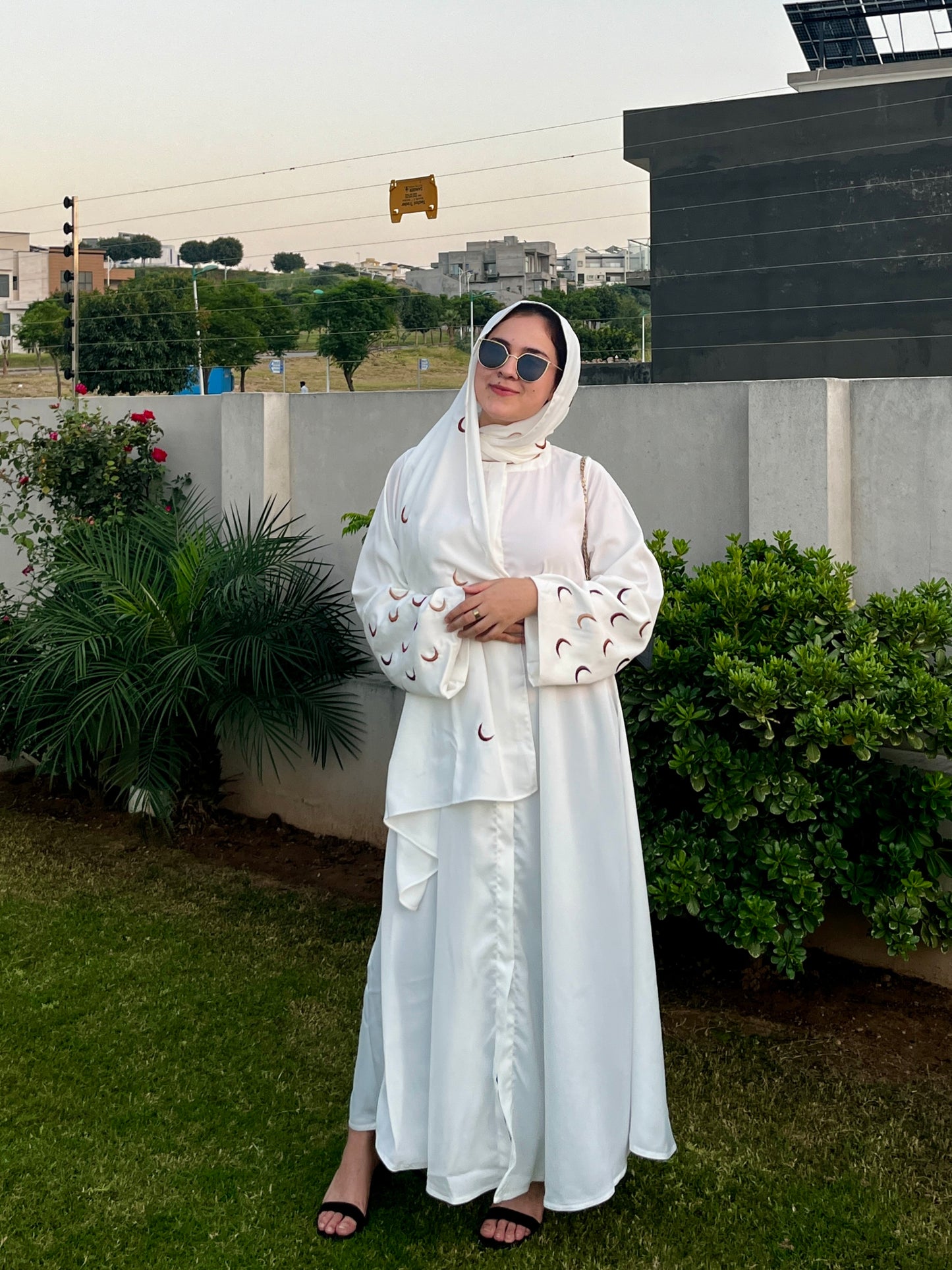 PEARL WHITE - MOON EMBROIDERED ABAYA SET