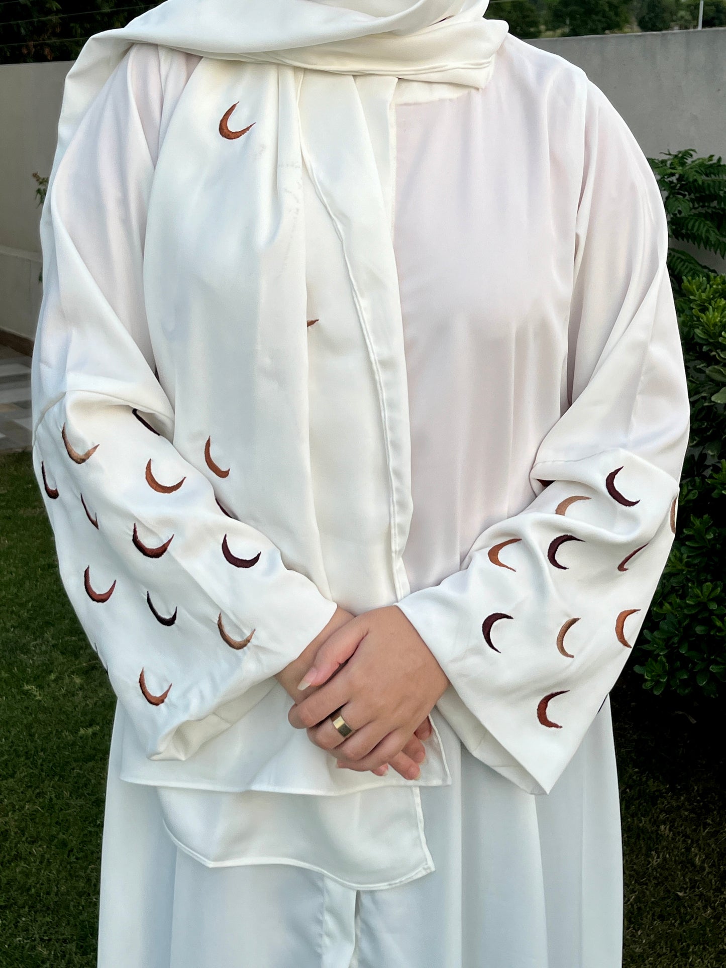 PEARL WHITE - MOON EMBROIDERED ABAYA SET